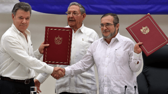 Coulisses des négociations de paix : les Farc témoignent / Entre bastidores de las negociaciones de paz: las Farc testifican
