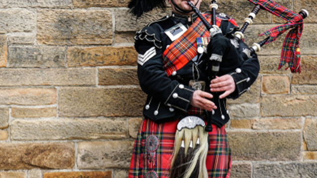 De Culloden à Aden, romantisme éternel de la cornemuse écossaise au Royaume-Uni et dans le monde arabe