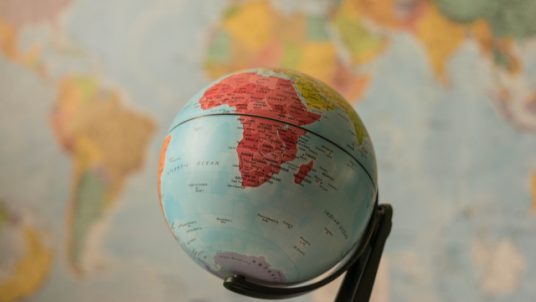 L'Afrique sur l'échiquier international de 2021 : Quels enjeux et quelles stratégies ?