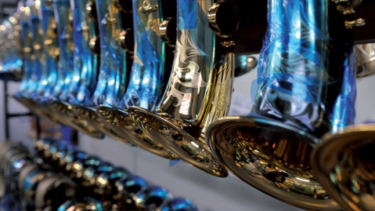 Visite de l'atelier de production du fabricant d'instruments Henri Selmer en présence de son Président Thierry Oriez