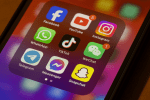 Quand les salariés s'expriment sur les réseaux sociaux en 2025 : risques ou opportunités ?